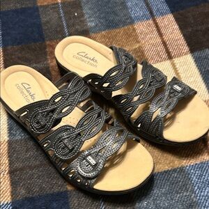 Clarks Women's Sandals with Black Straps and Cream Footbed